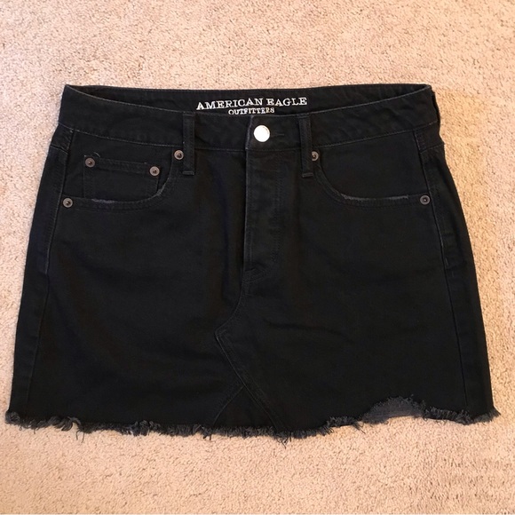American Eagle Outfitters Dresses & Skirts - American Eagle Hi Rise Festival Black Denim Mini Skirt Size 6 Frayed Hem Shortie